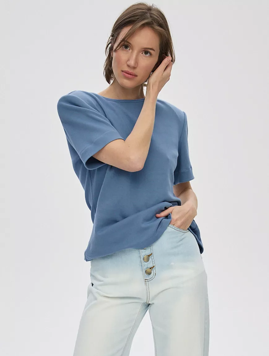 PADDED SHOULDERS T-SHIRT IN BLUE